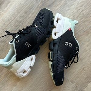 Women's On Cloudflyer 2.0